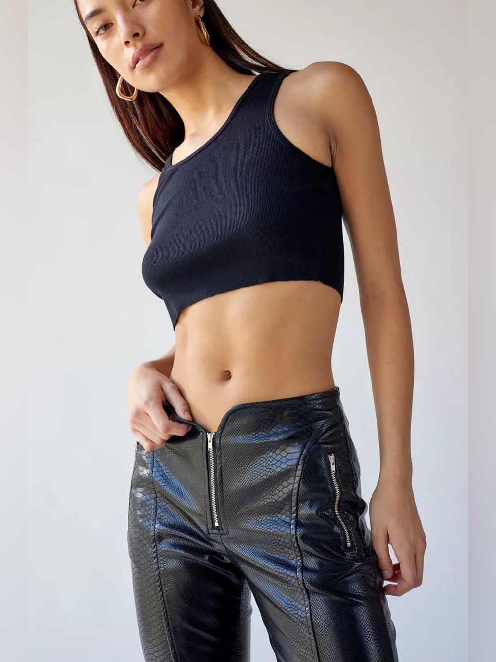 Urban Outfitters Y2K Black Alexa Faux Leather Croc-Embossed Moto Pants Size 4 - Picture 3 of 15